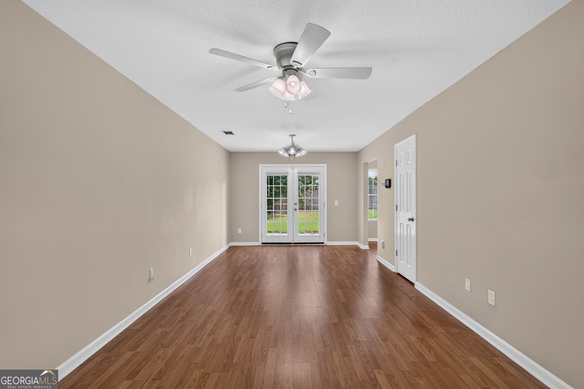 5001 Scotch Pine Avenue Property Photo 17