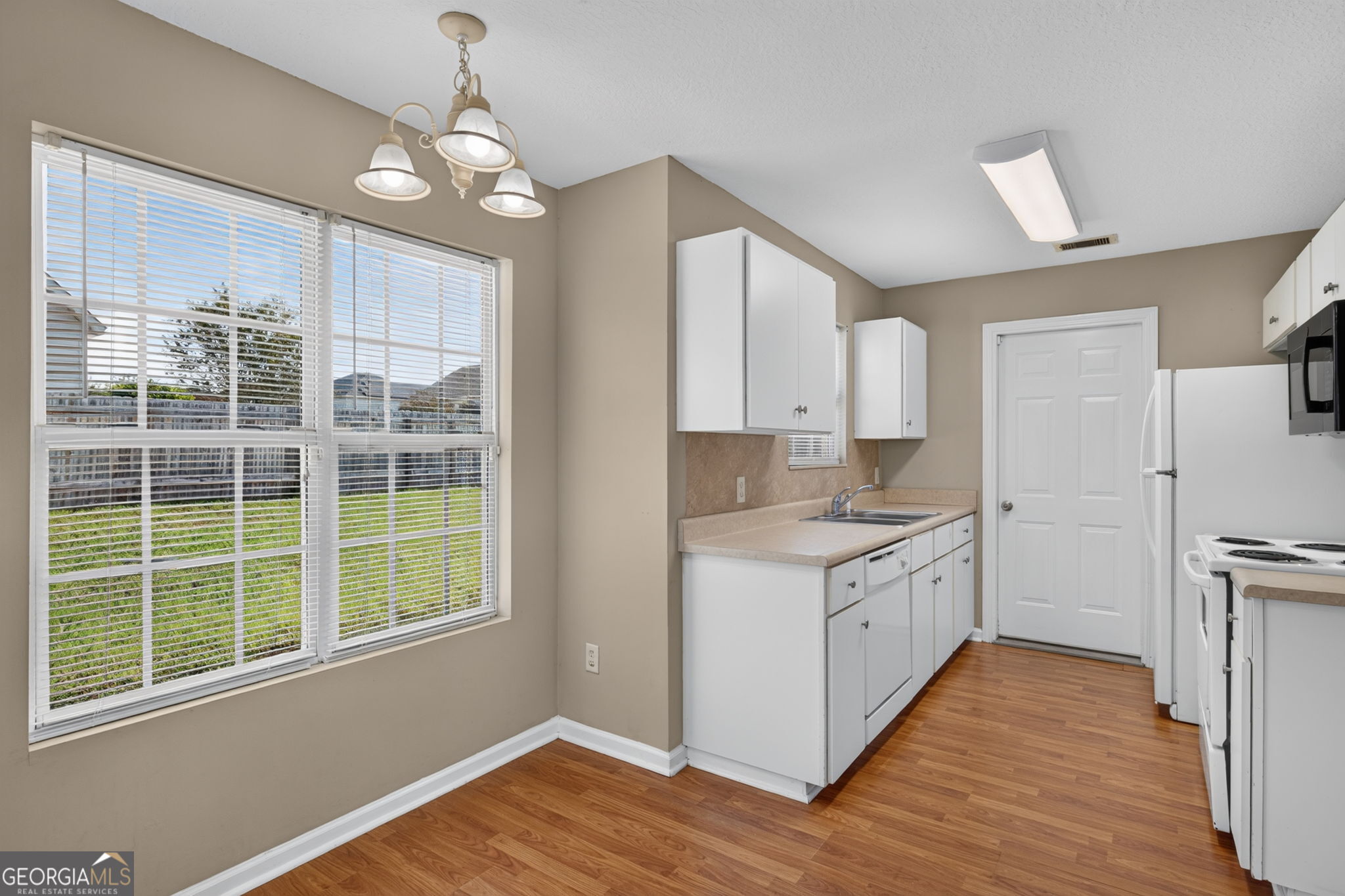 5001 Scotch Pine Avenue Property Photo 21