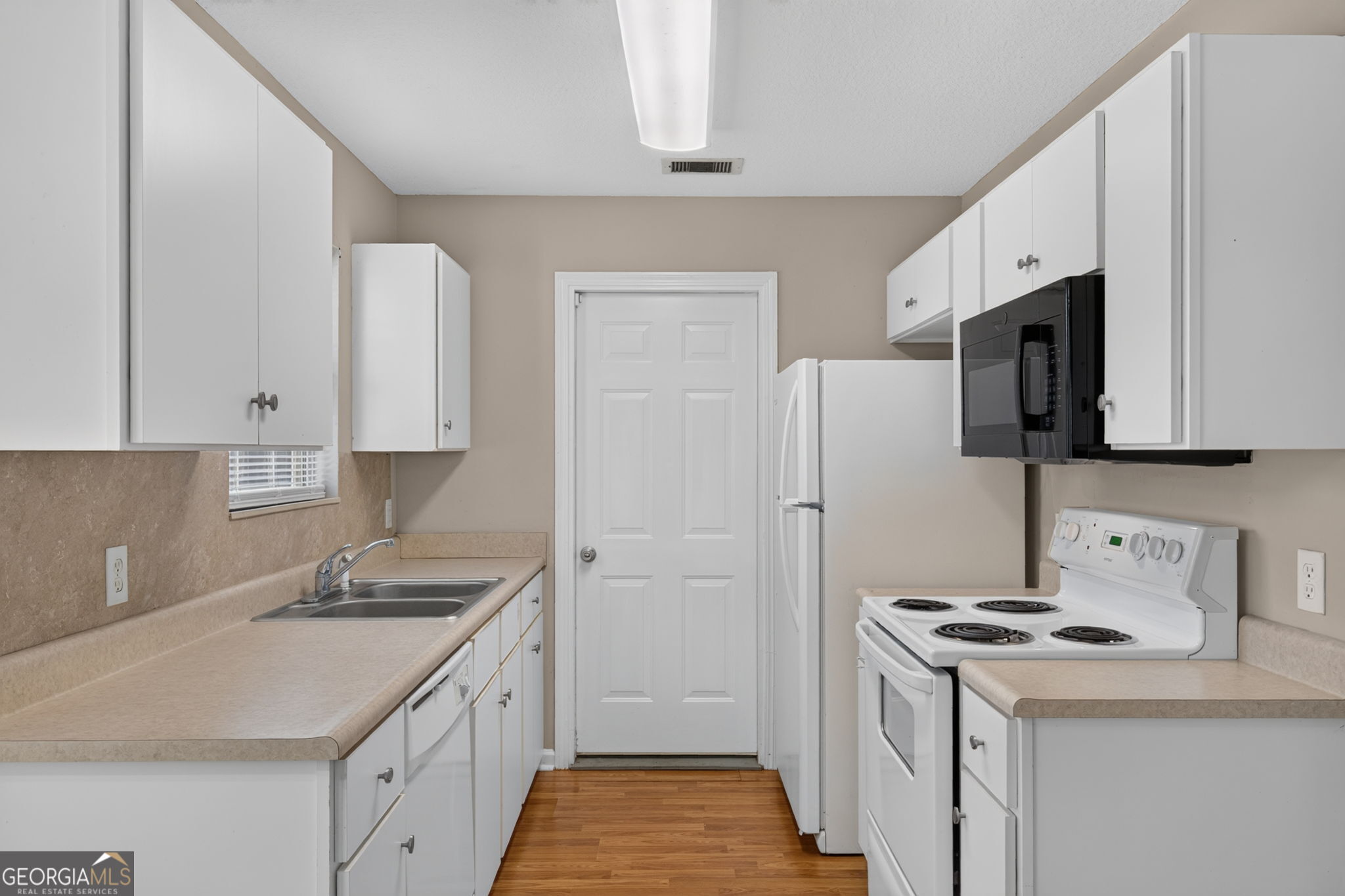 5001 Scotch Pine Avenue Property Photo 23