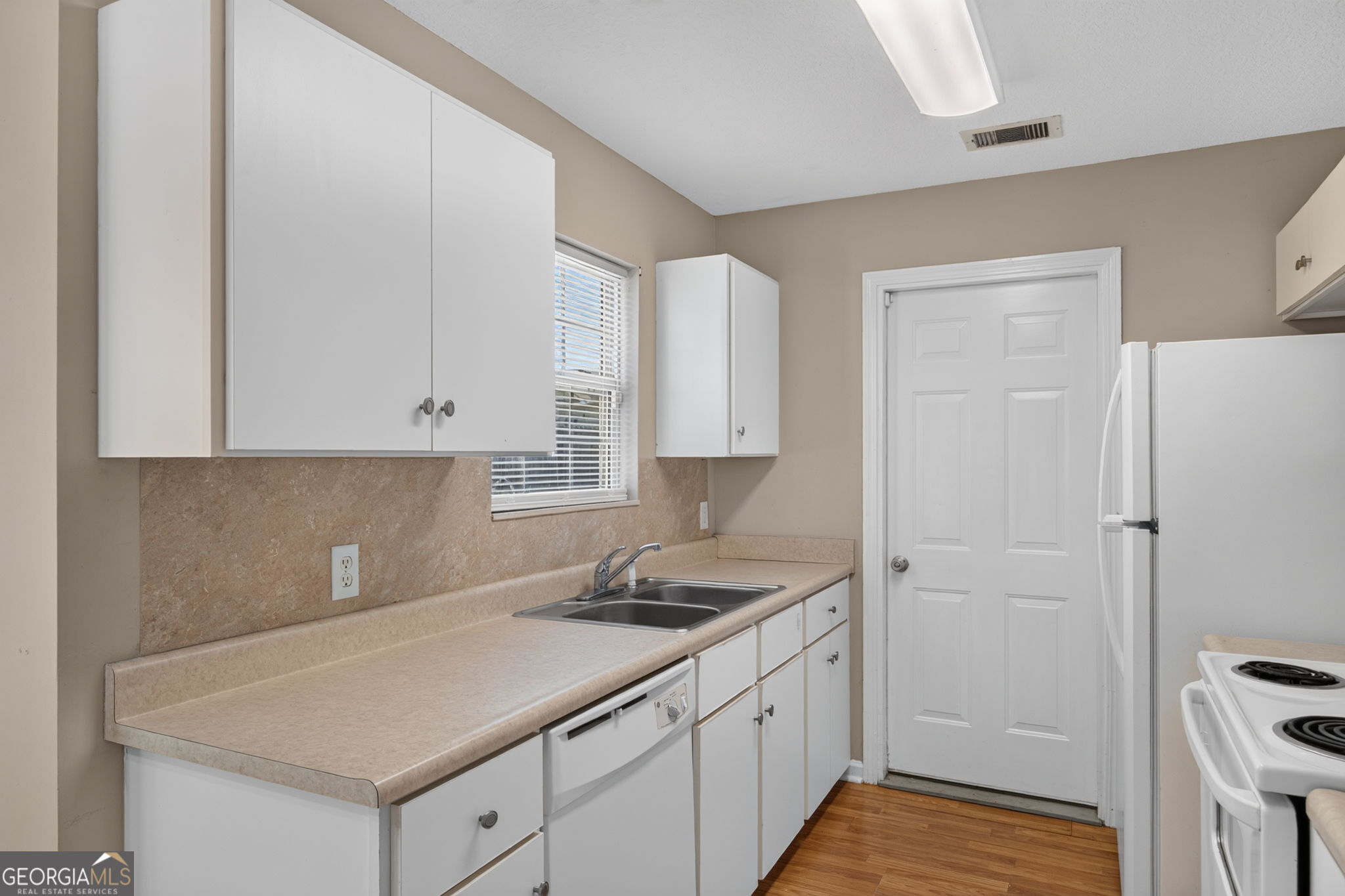 5001 Scotch Pine Avenue Property Photo 25