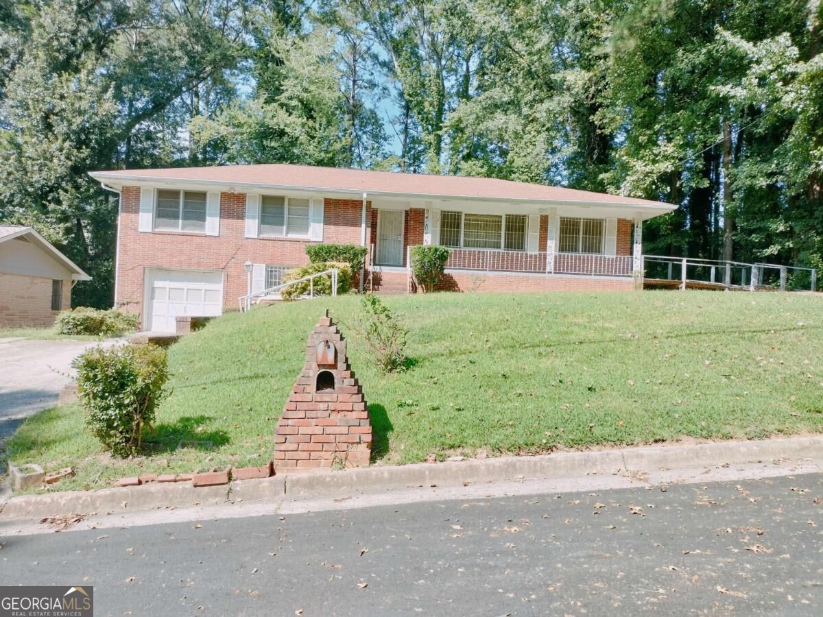 2641 Hedgewood Lane Nw Property Photo 1