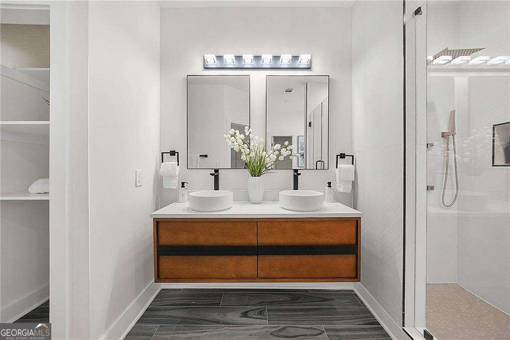 2847 Forrest Hills Drive Sw Property Photo 14