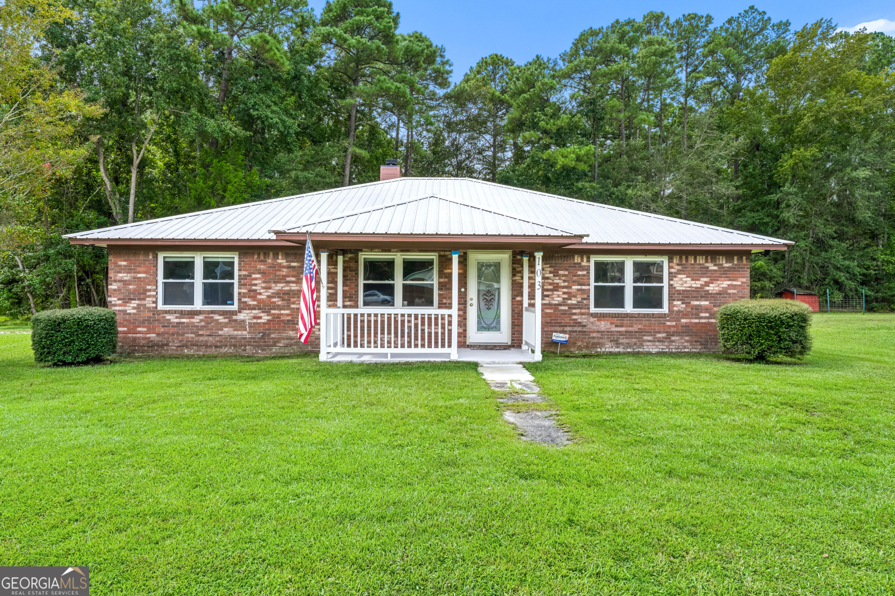 103 W Magnolia Avenue Property Photo 1