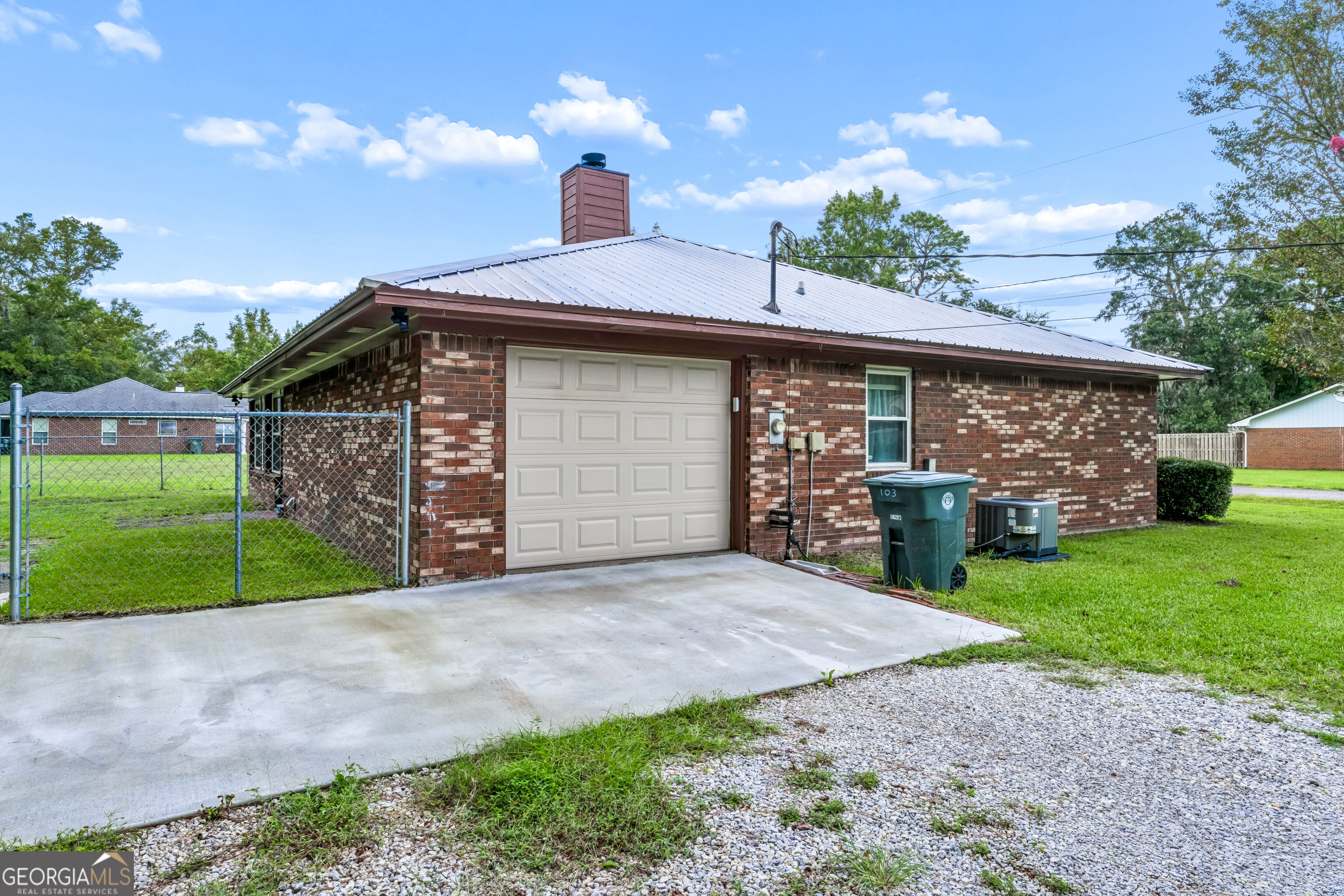 103 W Magnolia Avenue Property Photo 7