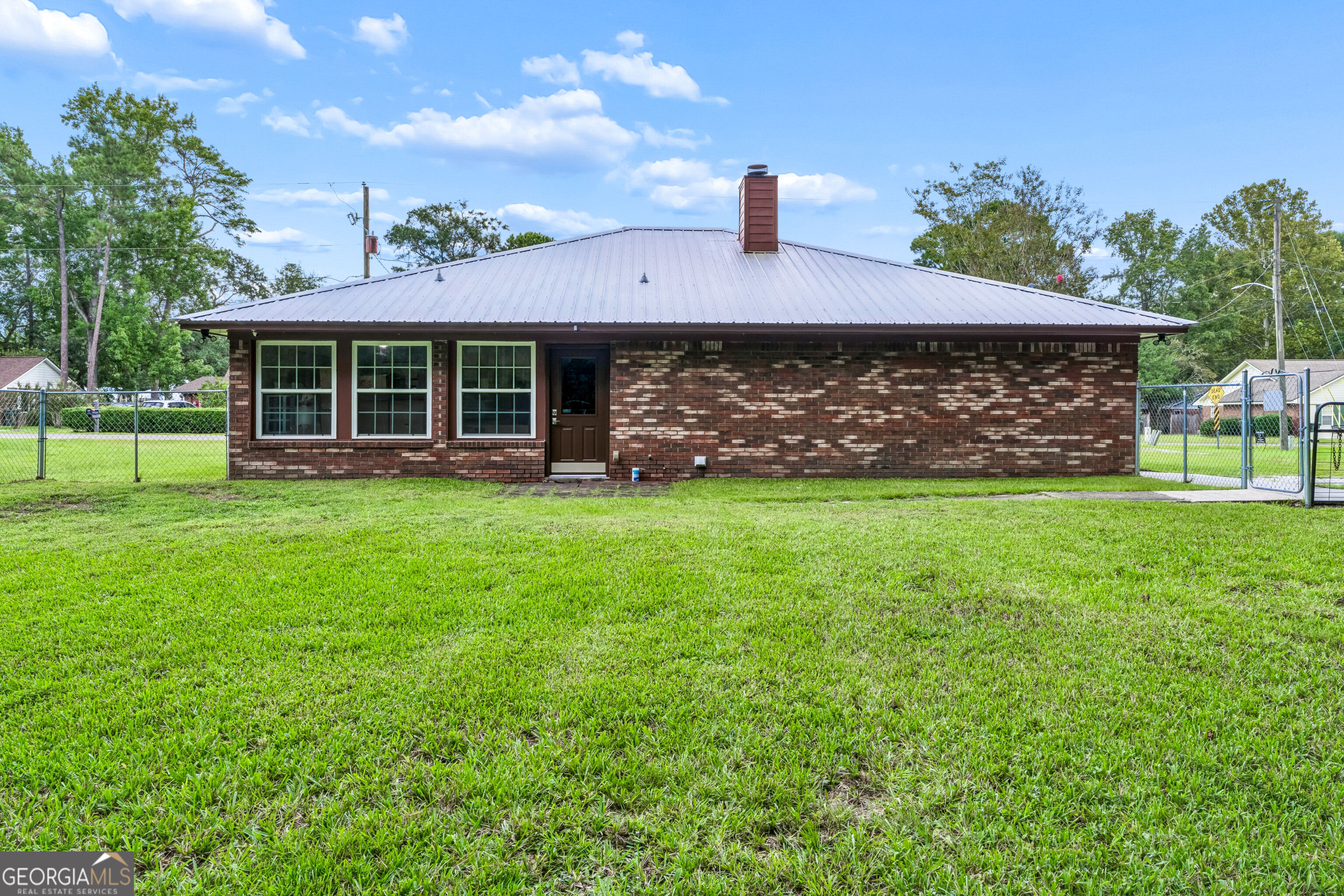 103 W Magnolia Avenue Property Photo 8