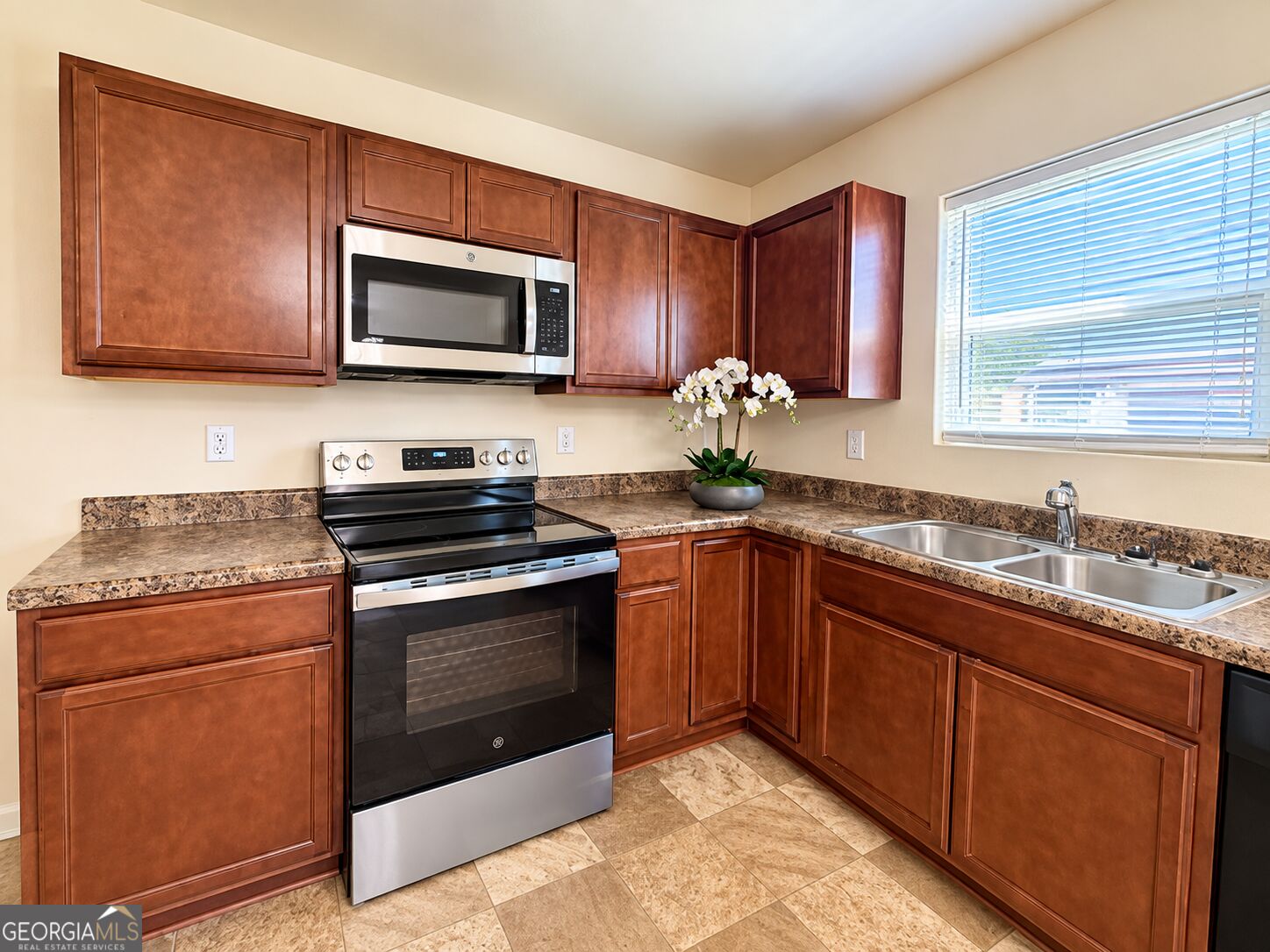 1141 Villa Clara Way Property Photo 6