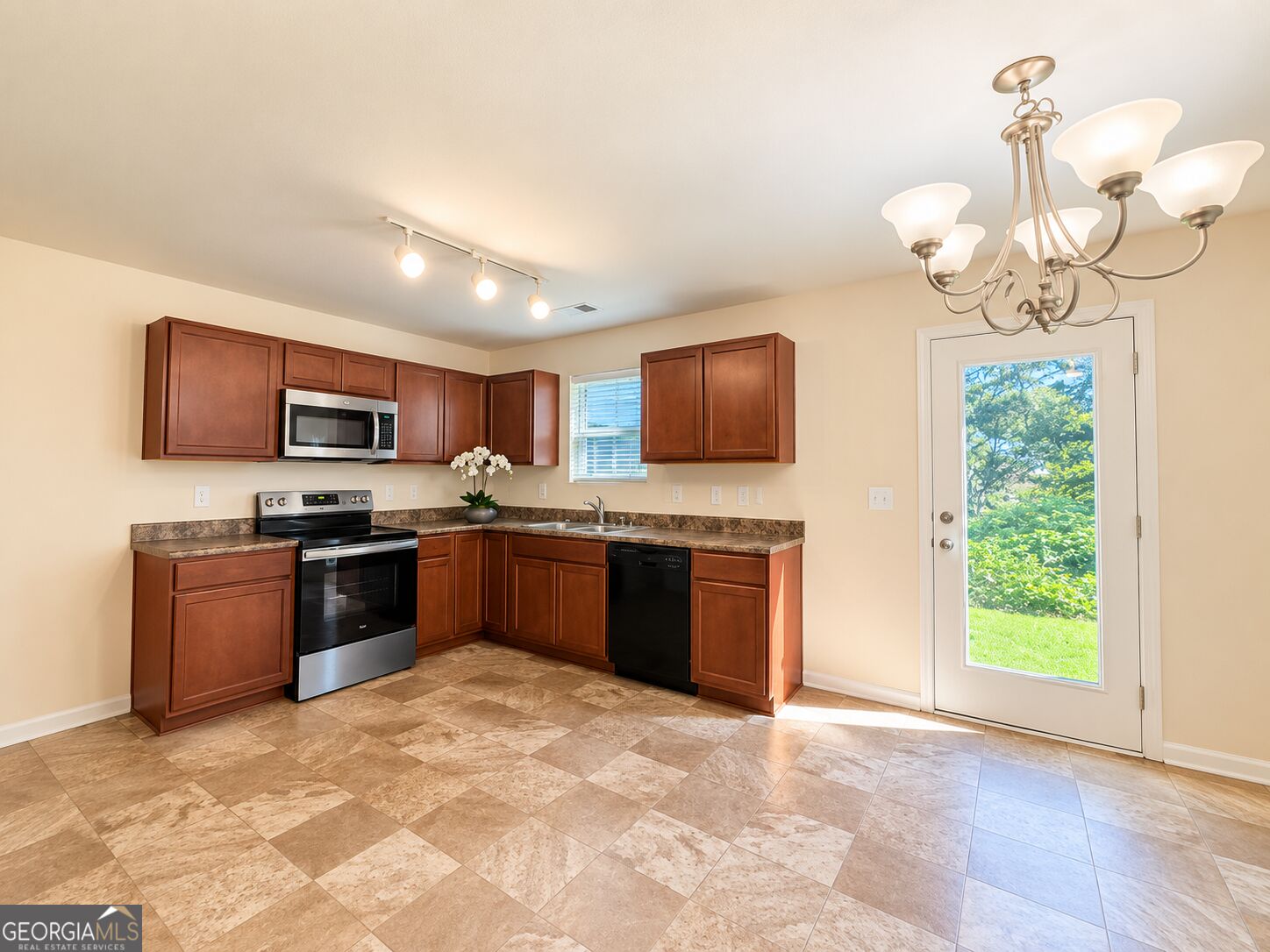 1141 Villa Clara Way Property Photo 7