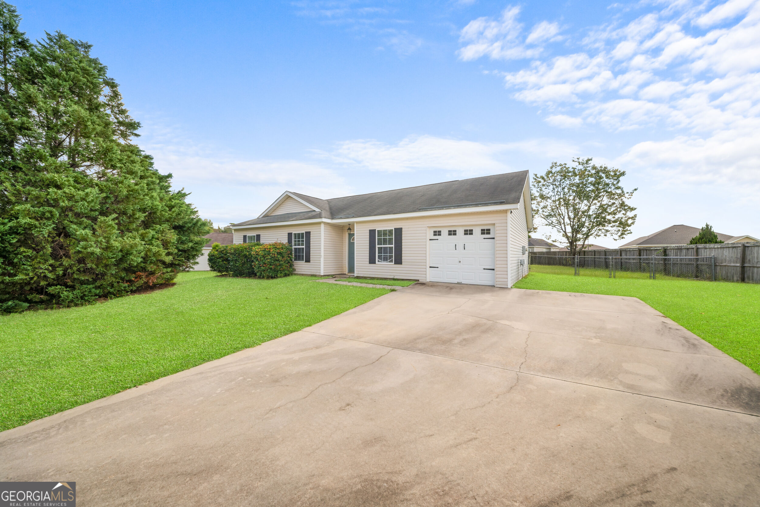 9020 Whispering Pines Boulevard Property Photo 3