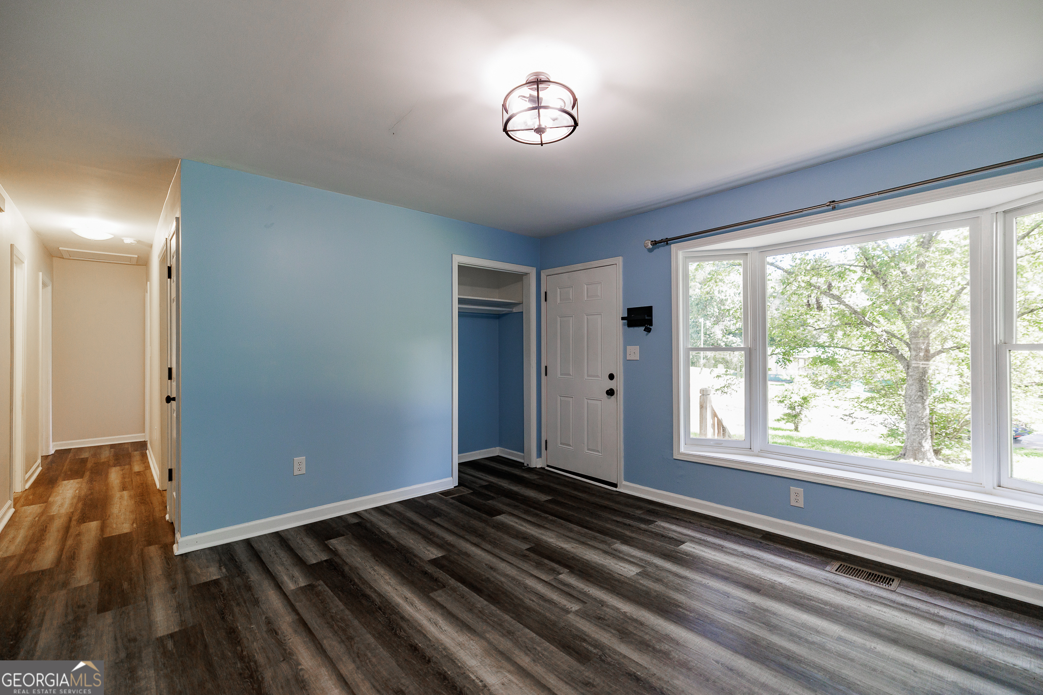 348 Alberta Drive Property Photo 4