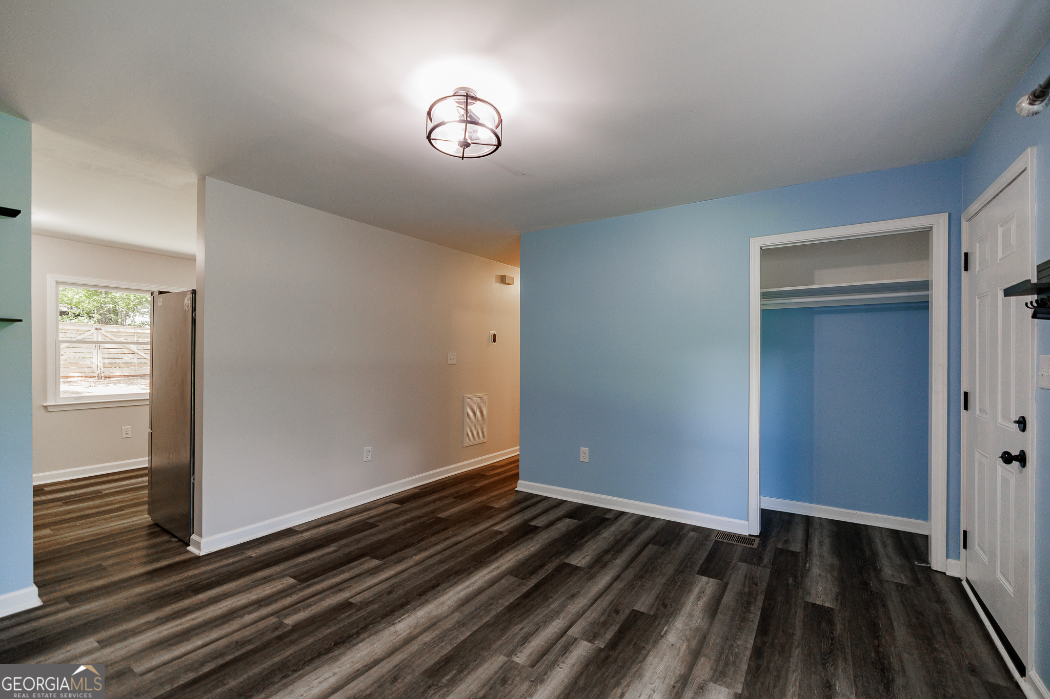 348 Alberta Drive Property Photo 5