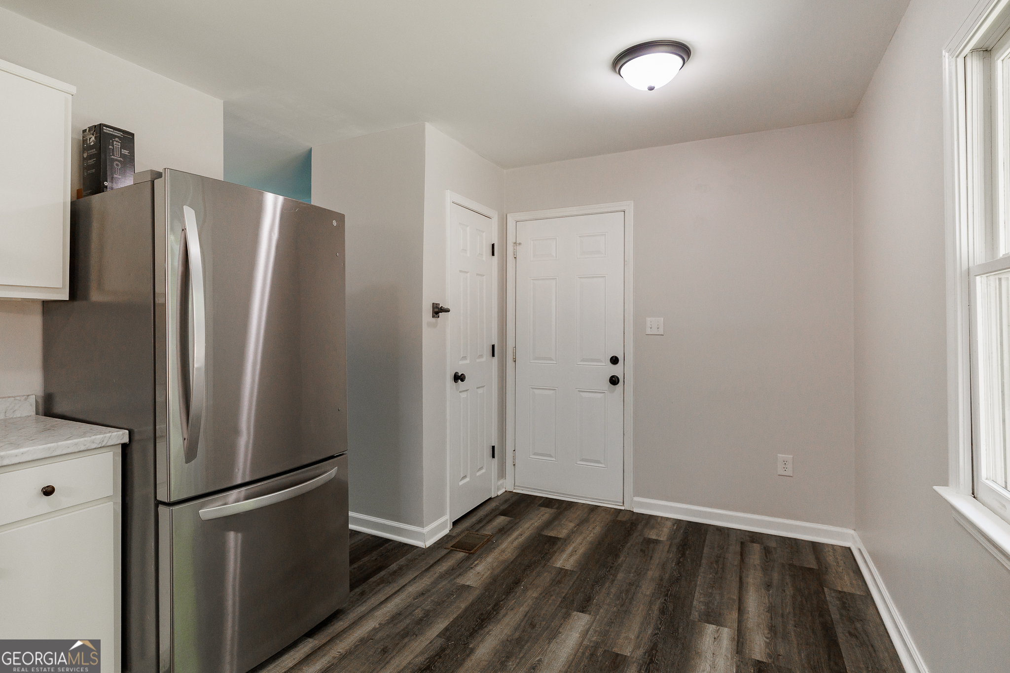 348 Alberta Drive Property Photo 8