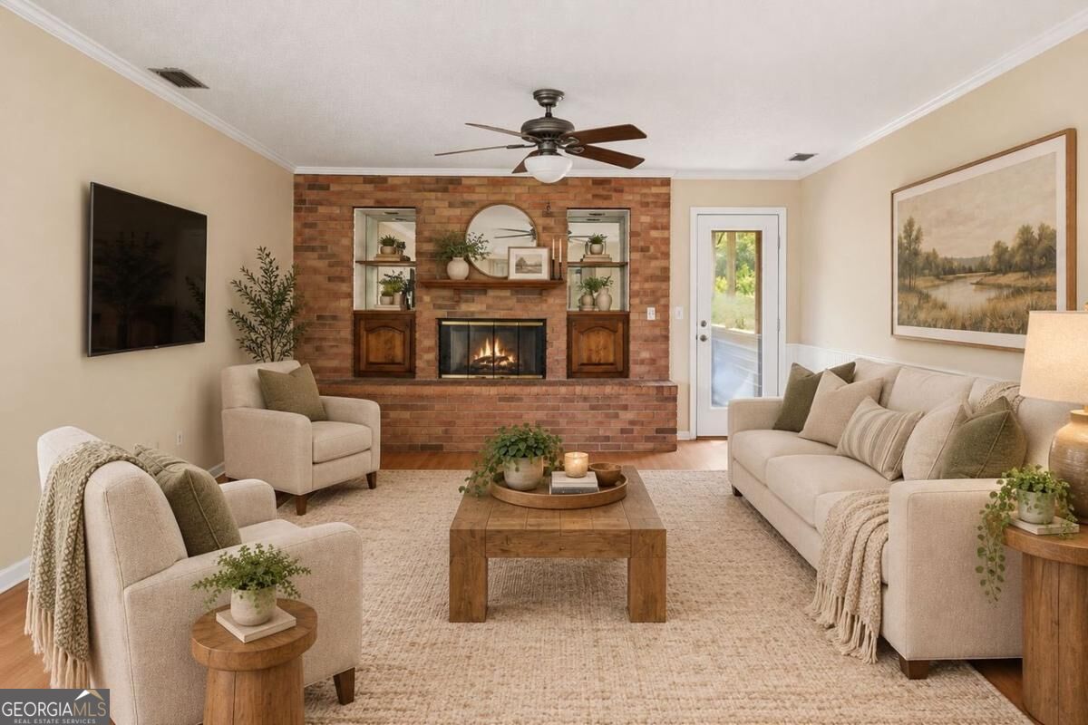 149 Lake View Circle Property Photo 3