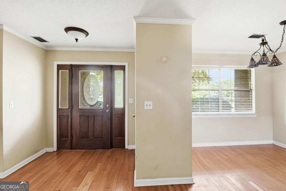149 Lake View Circle Property Photo 6