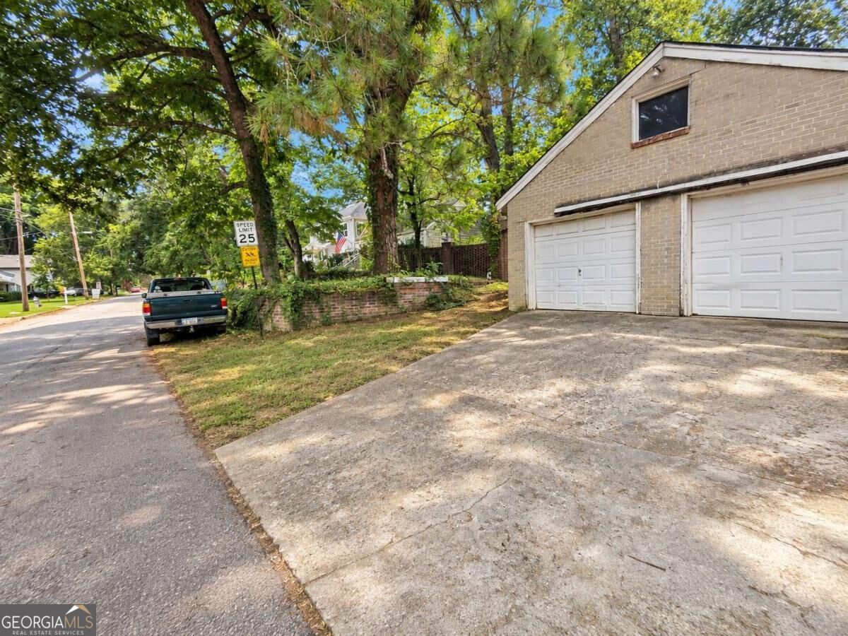 1779 S Gordon Street Sw Property Photo 5