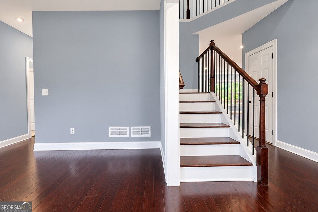 6 Creekside Bluff Property Photo 6