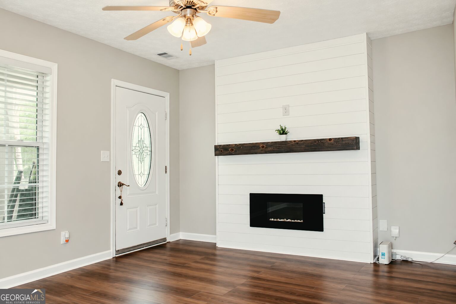 6218 Avery Street Sw Property Photo 4