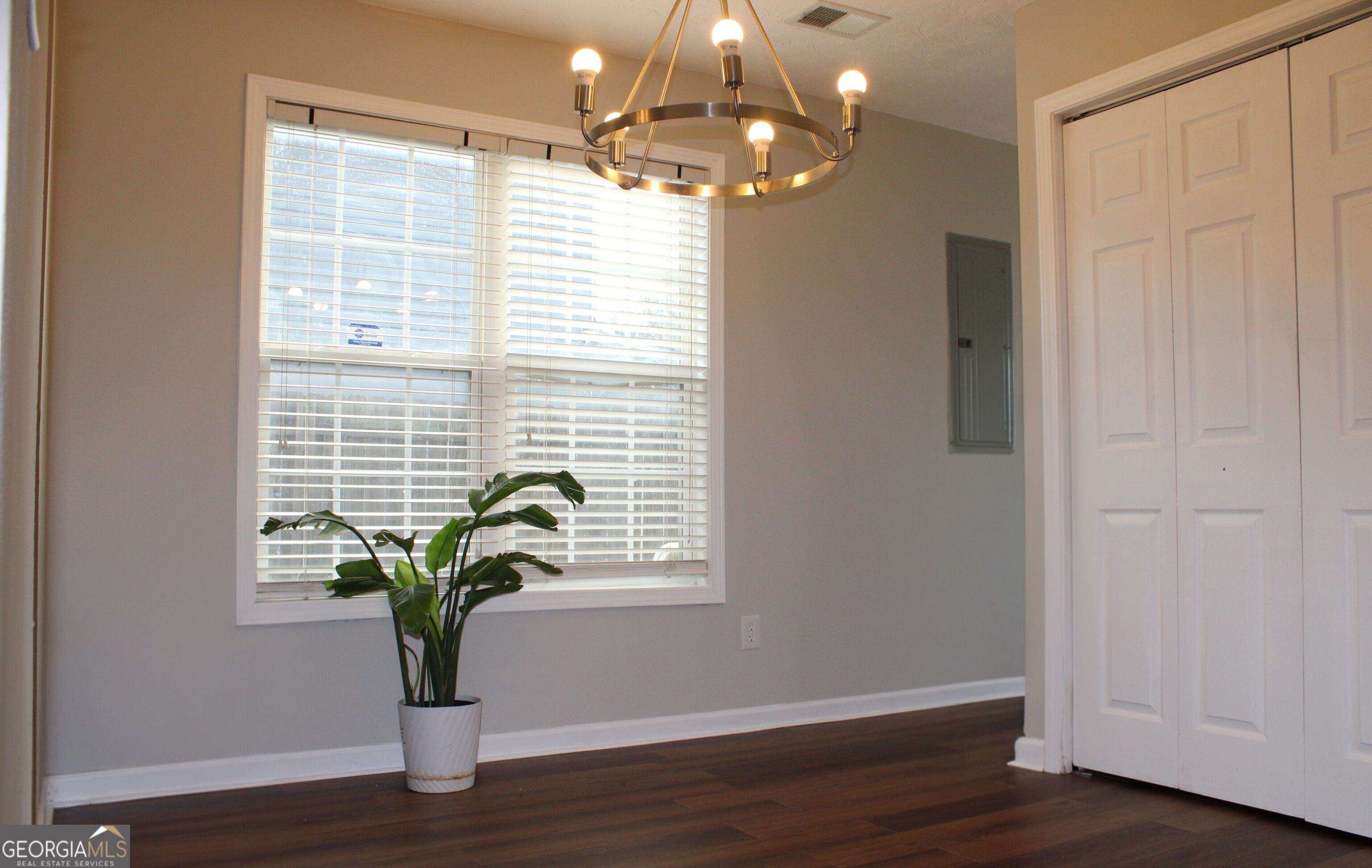 6218 Avery Street Sw Property Photo 7