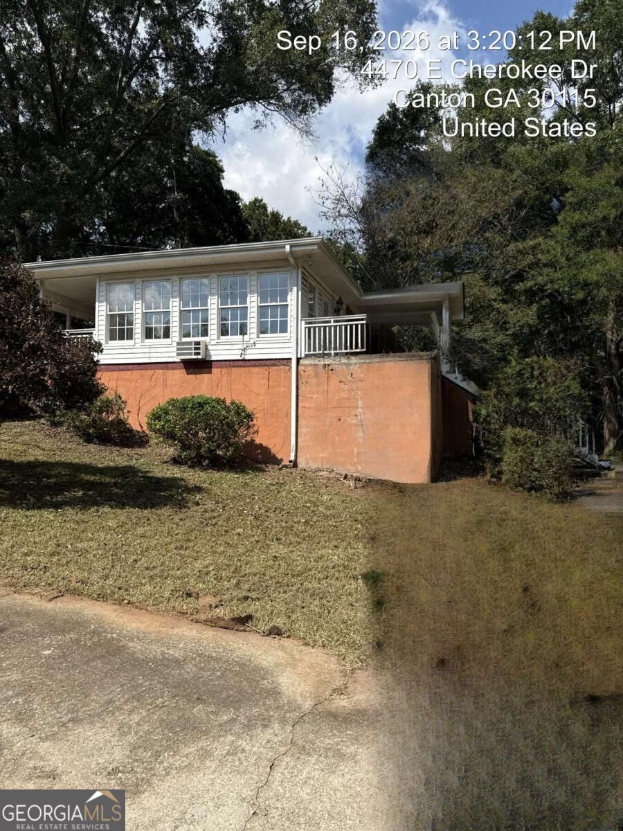 4470 E Cherokee Drive Property Photo 2