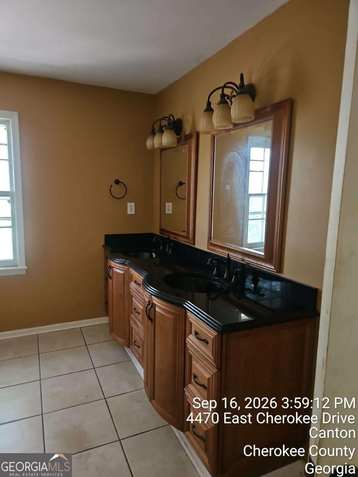 4470 E Cherokee Drive Property Photo 11