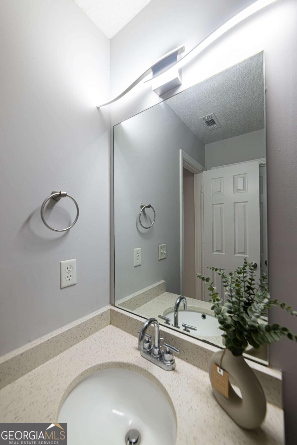 596 Vaughan Drive Property Photo 26