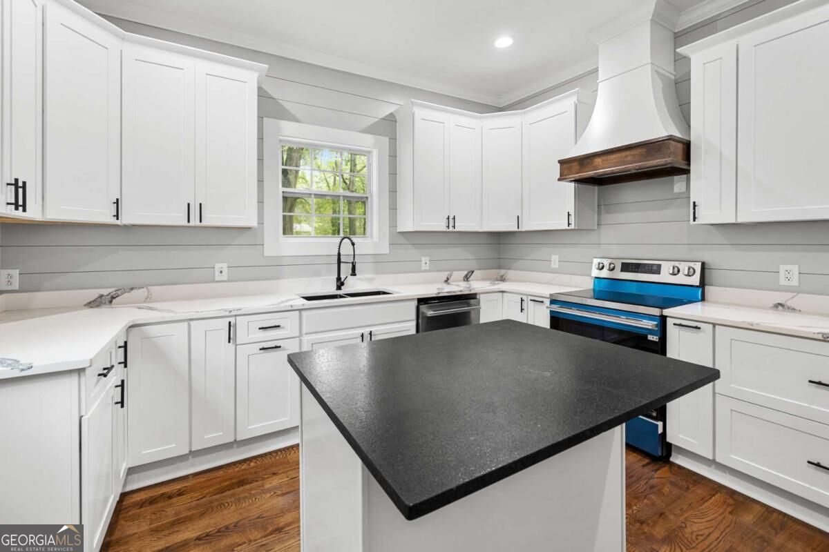 501 Harris Street Property Photo 10