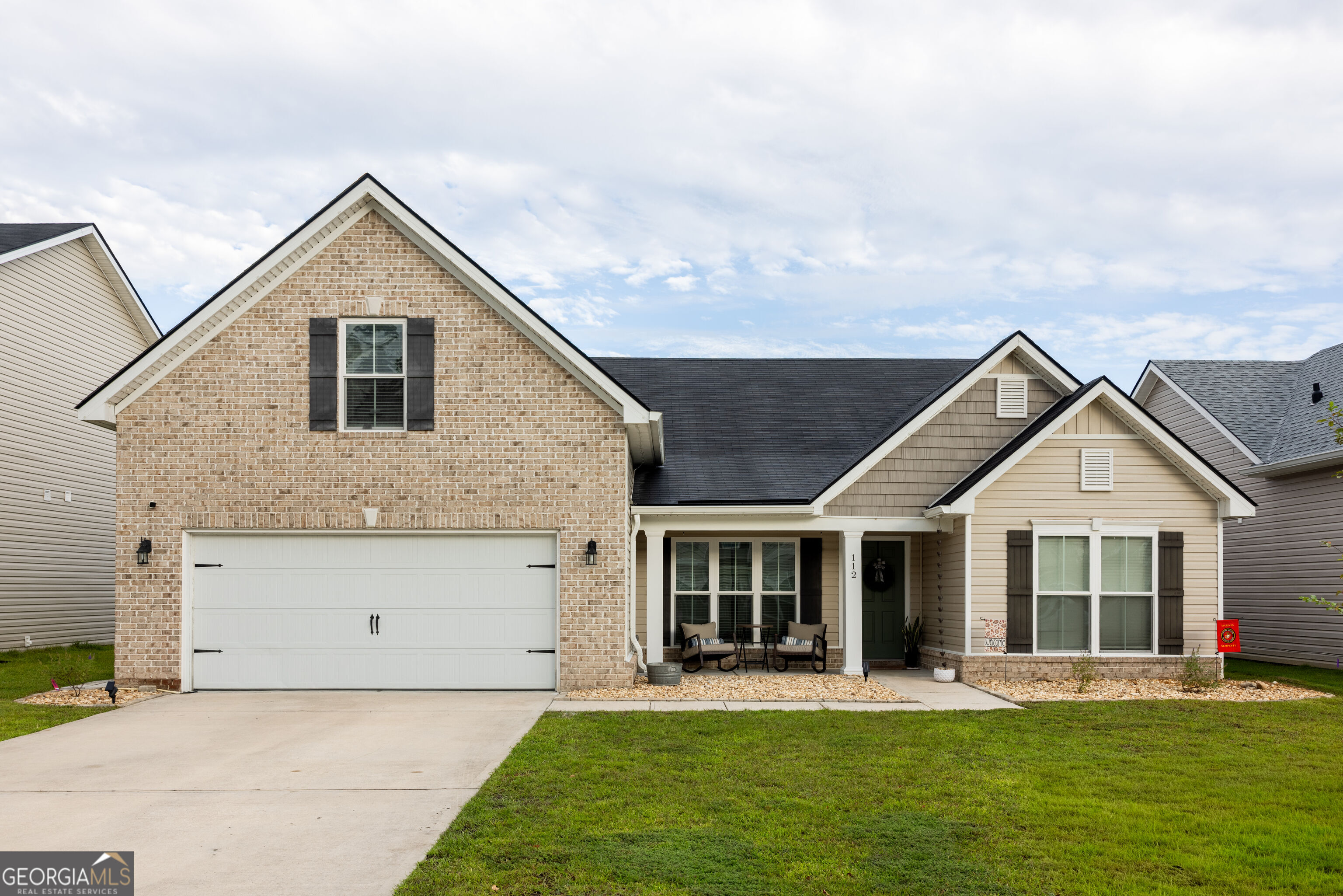 112 Larsen Court Property Photo 1