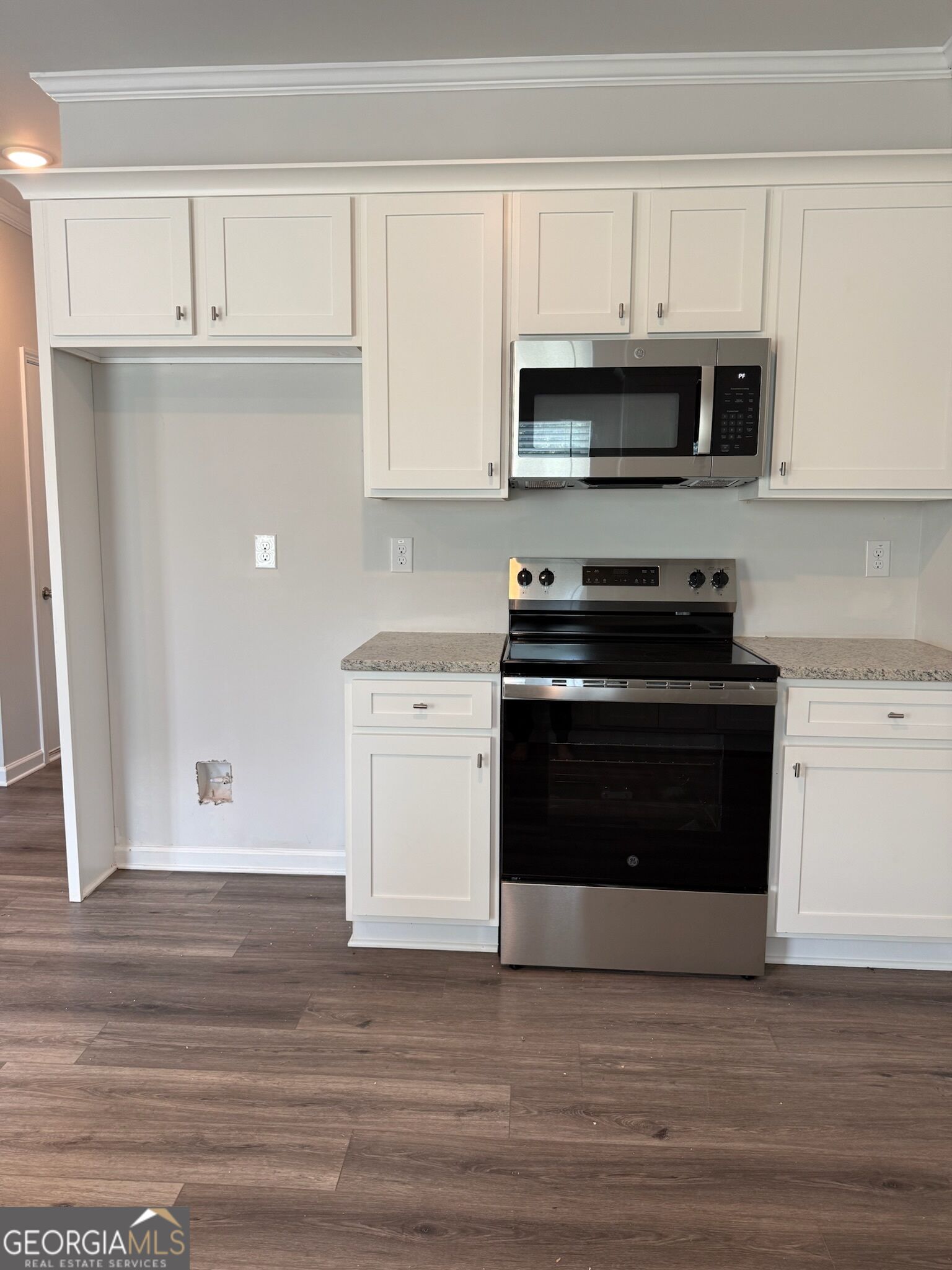 120 Hampton Way Property Photo 5