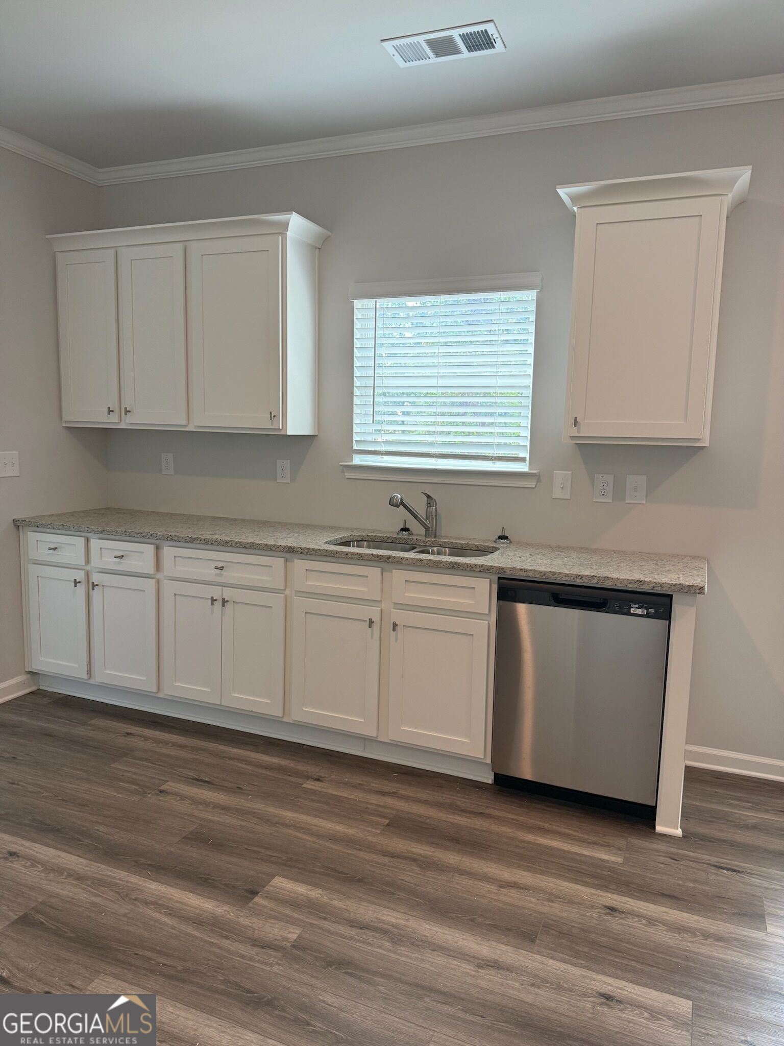 120 Hampton Way Property Photo 8