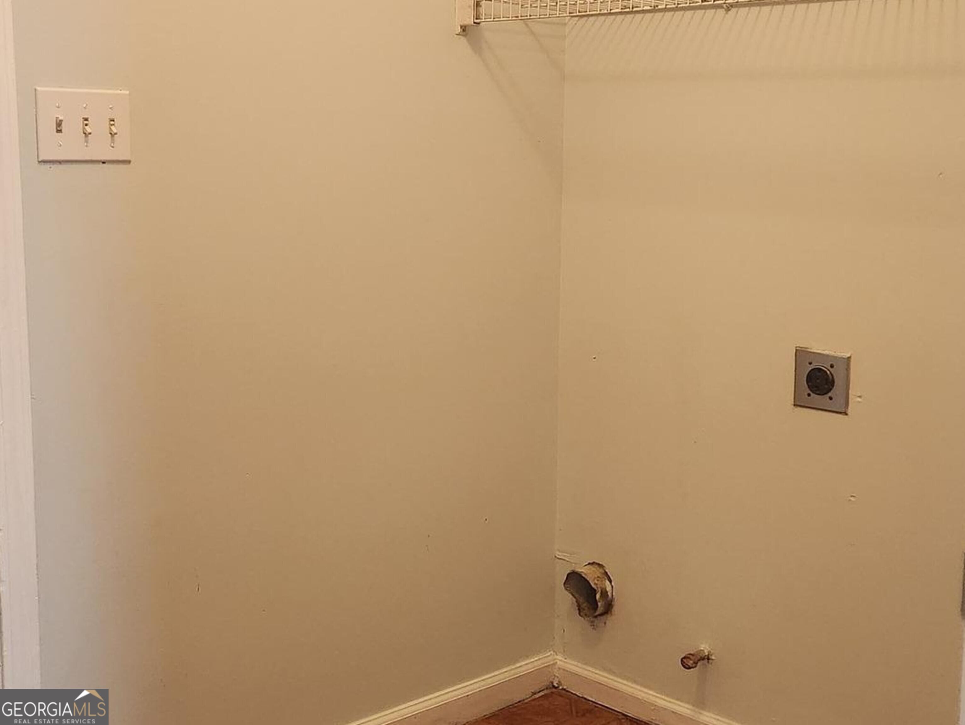 10883 Knotty Pine Place Property Photo 7