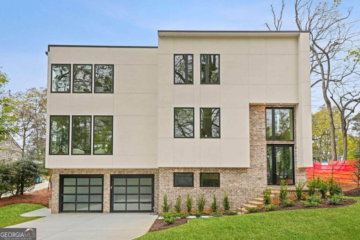 1260 Kingsley Circle Ne Property Photo 1