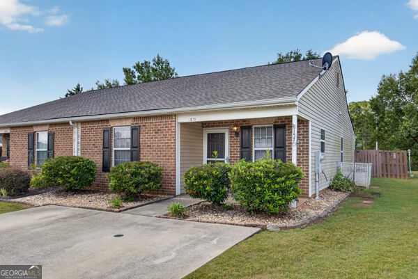 1570 Louise Anderson Drive Property Photo 3