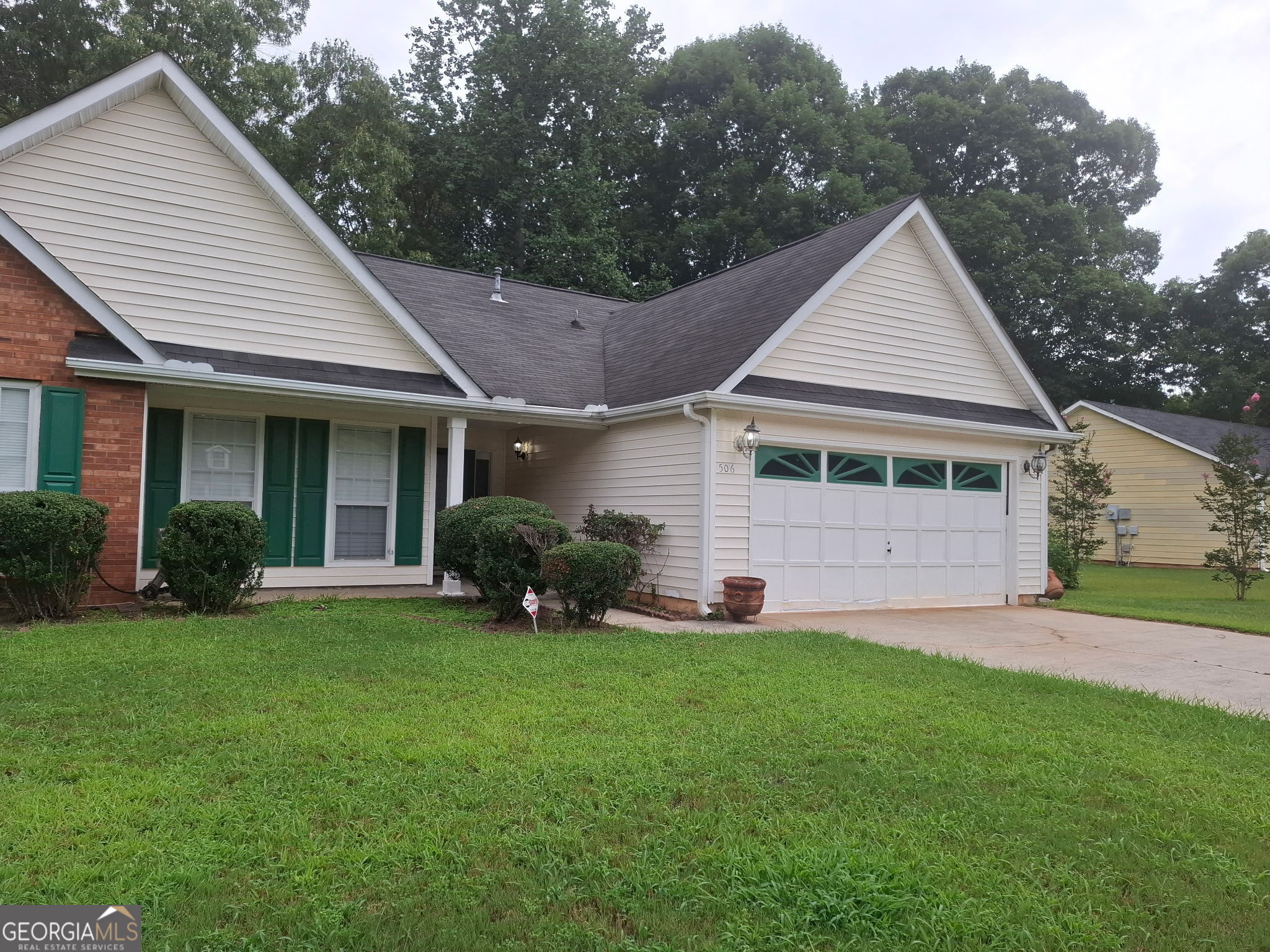 506 Fieldgreen Drive Property Photo 1