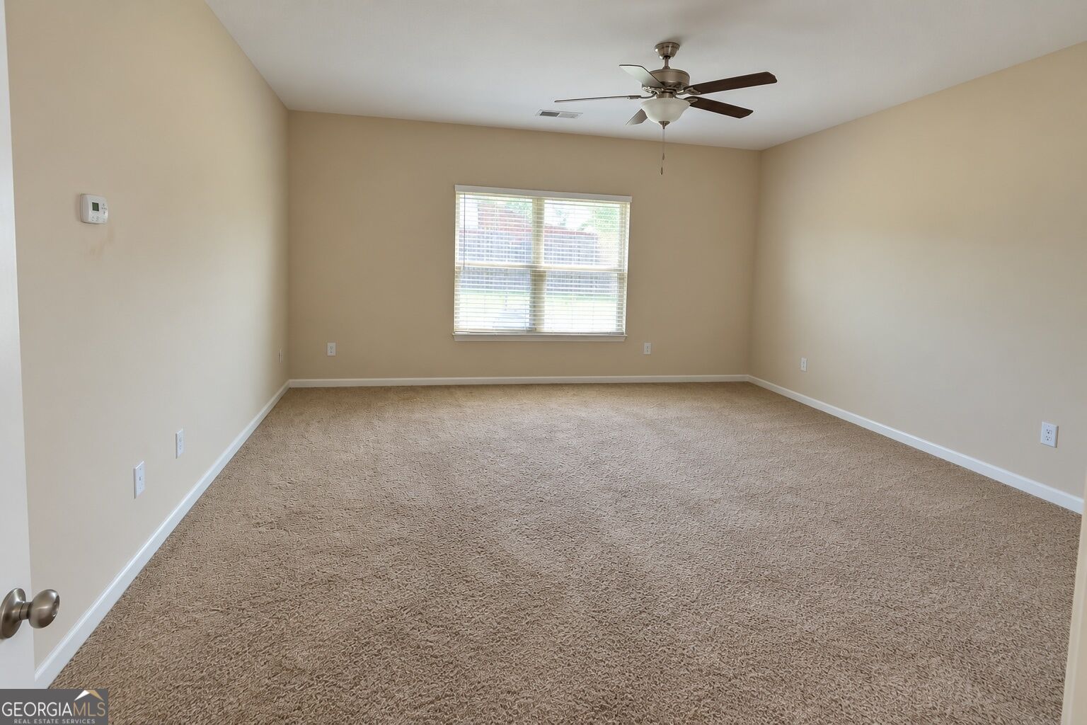 4160 Lindbergh Way Property Photo 2