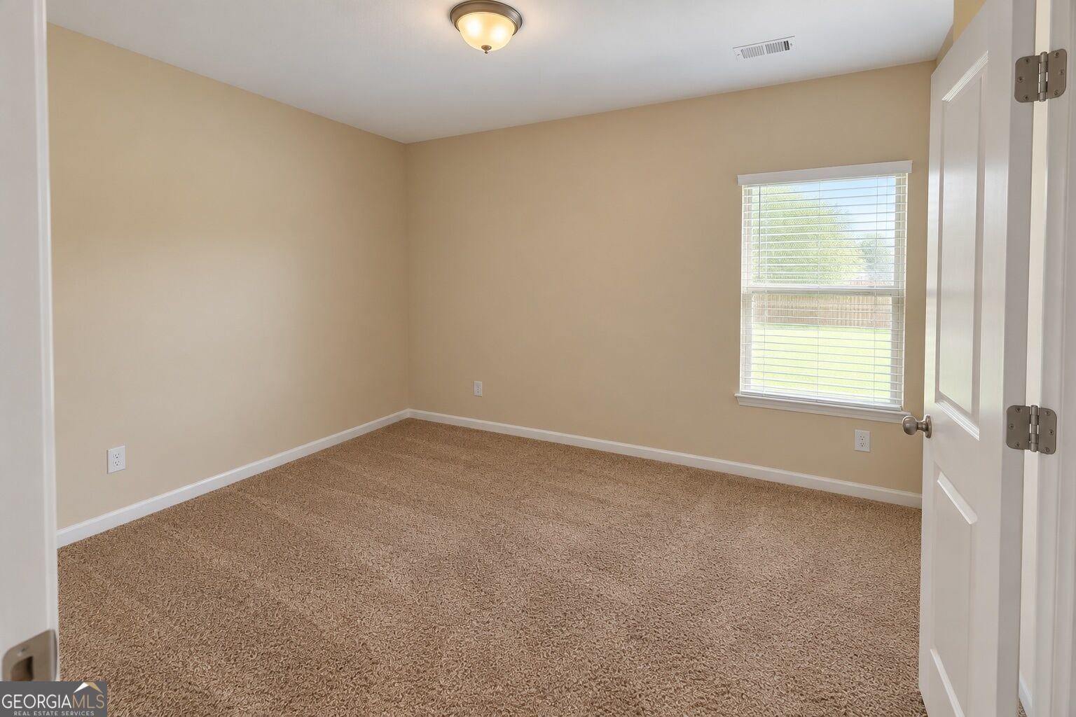 4160 Lindbergh Way Property Photo 7