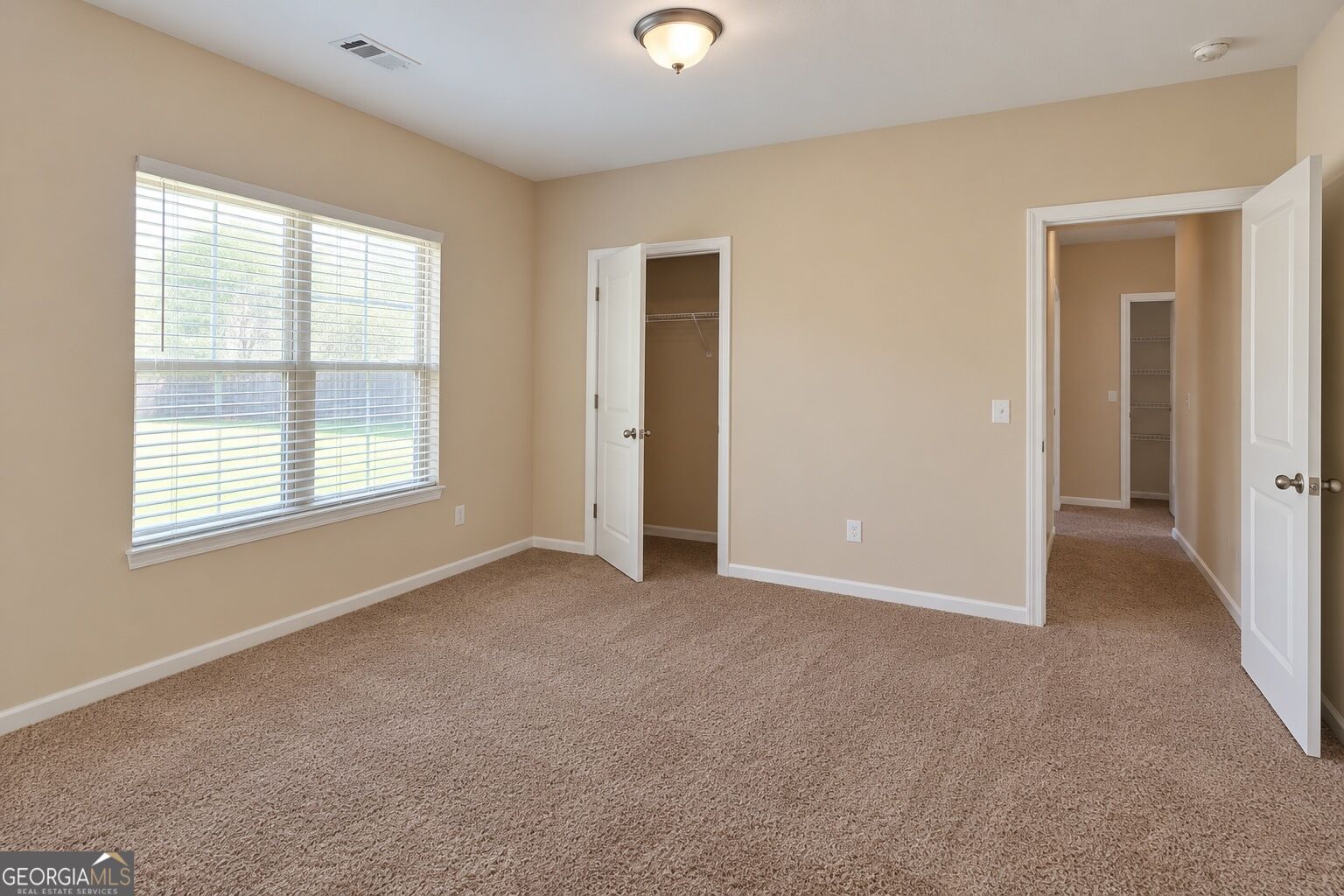 4160 Lindbergh Way Property Photo 8