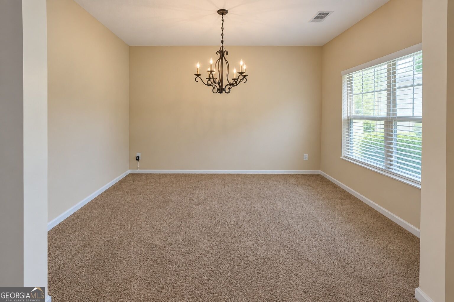 4160 Lindbergh Way Property Photo 12