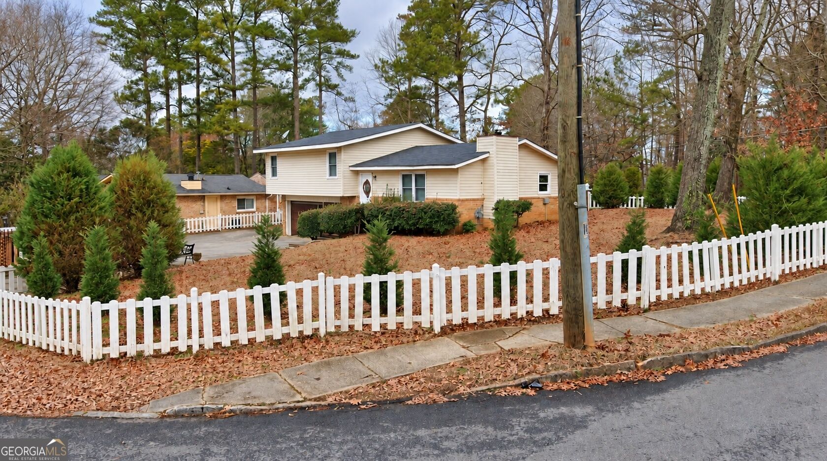 3912 Donaldson Drive Property Photo 1