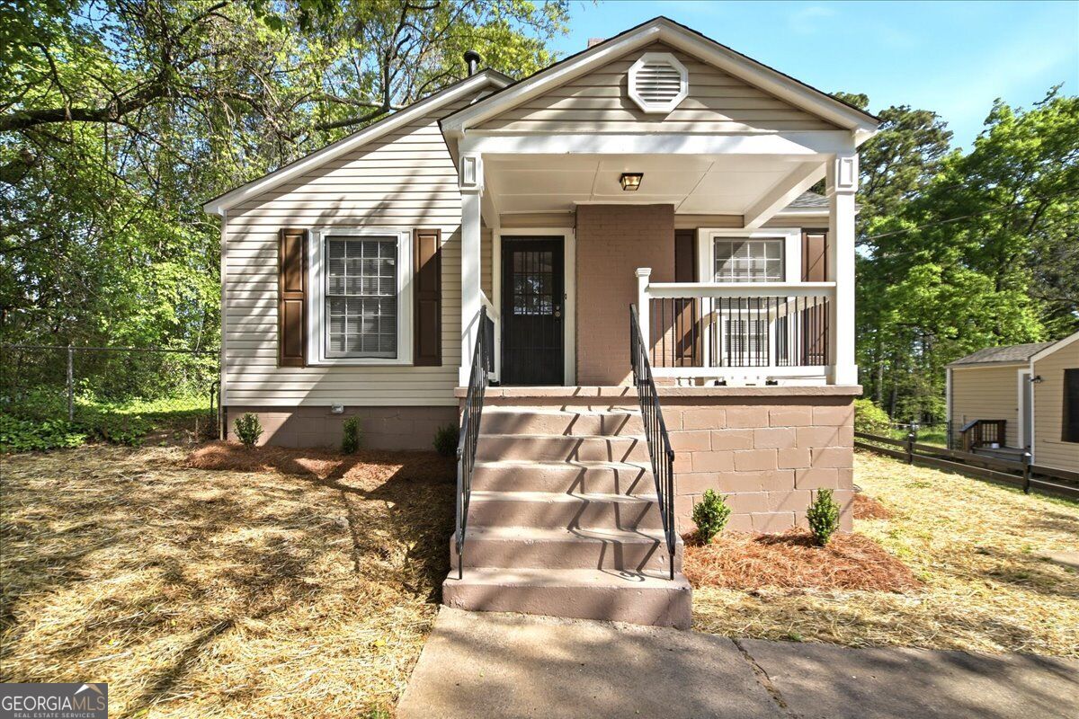 751 Skyview Drive NE Property Photo 1