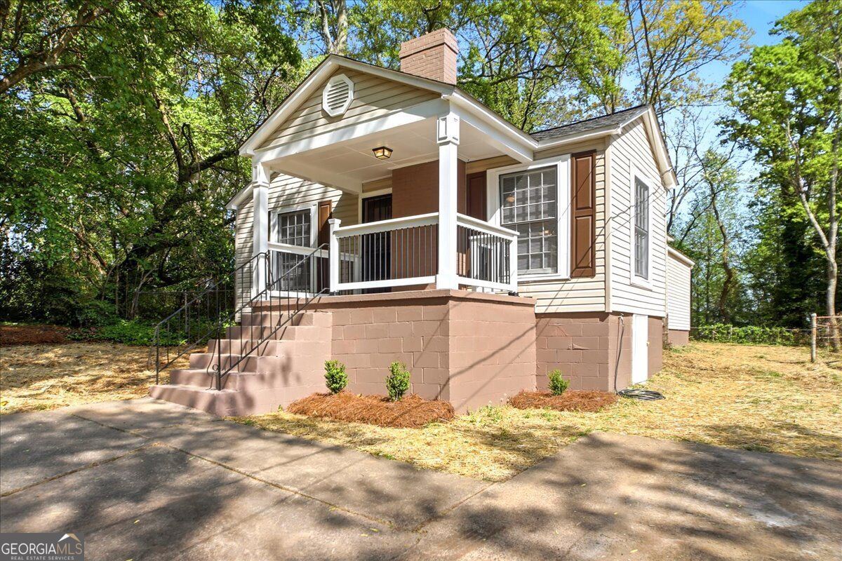 751 Skyview Drive Ne Property Photo 2