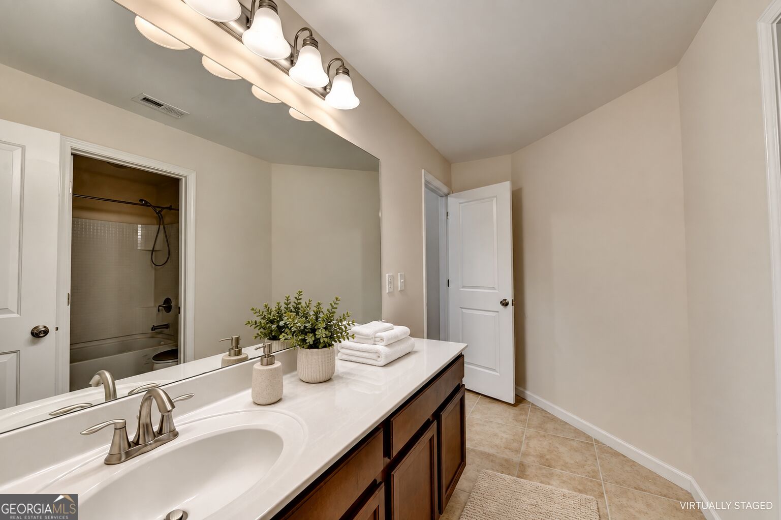 1285 Woodmore Way Property Photo 12