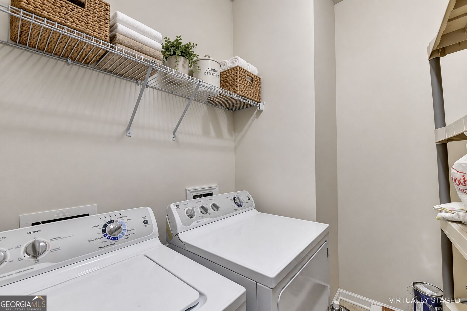 1285 Woodmore Way Property Photo 14