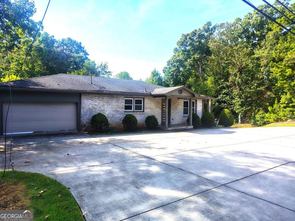 5638 Lake Acworth Drive Nw Property Photo 1