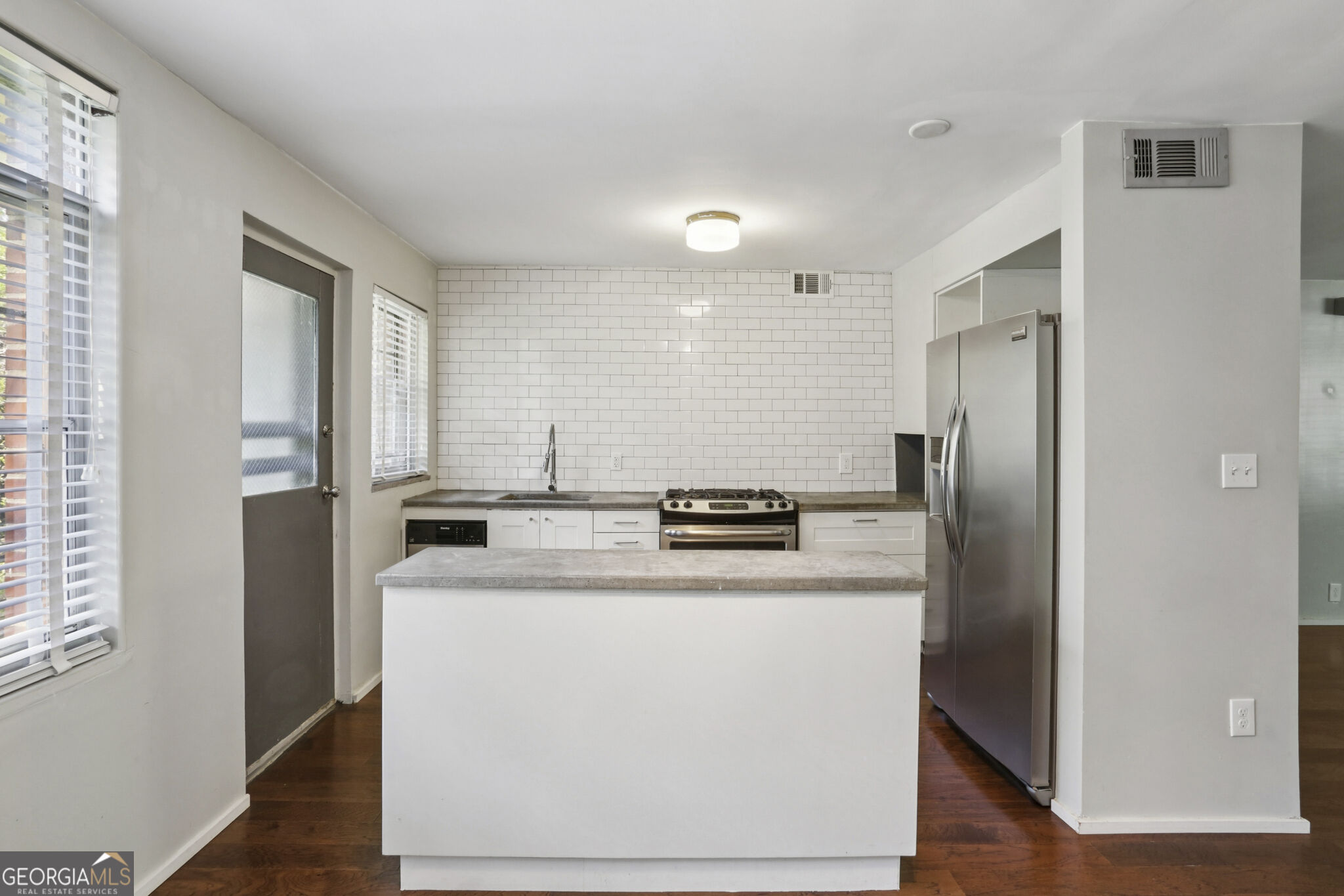 1391 Normandy Drive Ne # 1 Property Photo 4