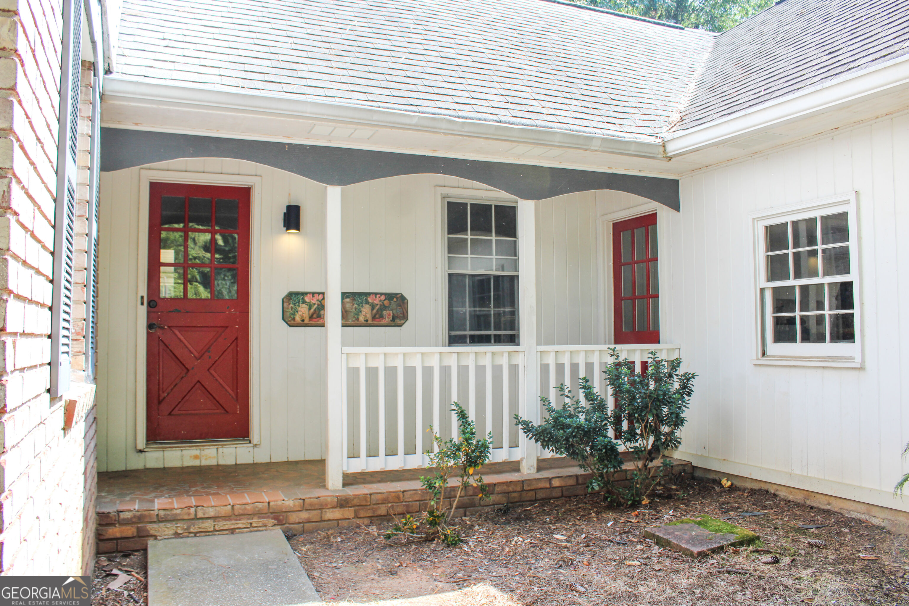 1680 Huntington Drive Property Photo 4