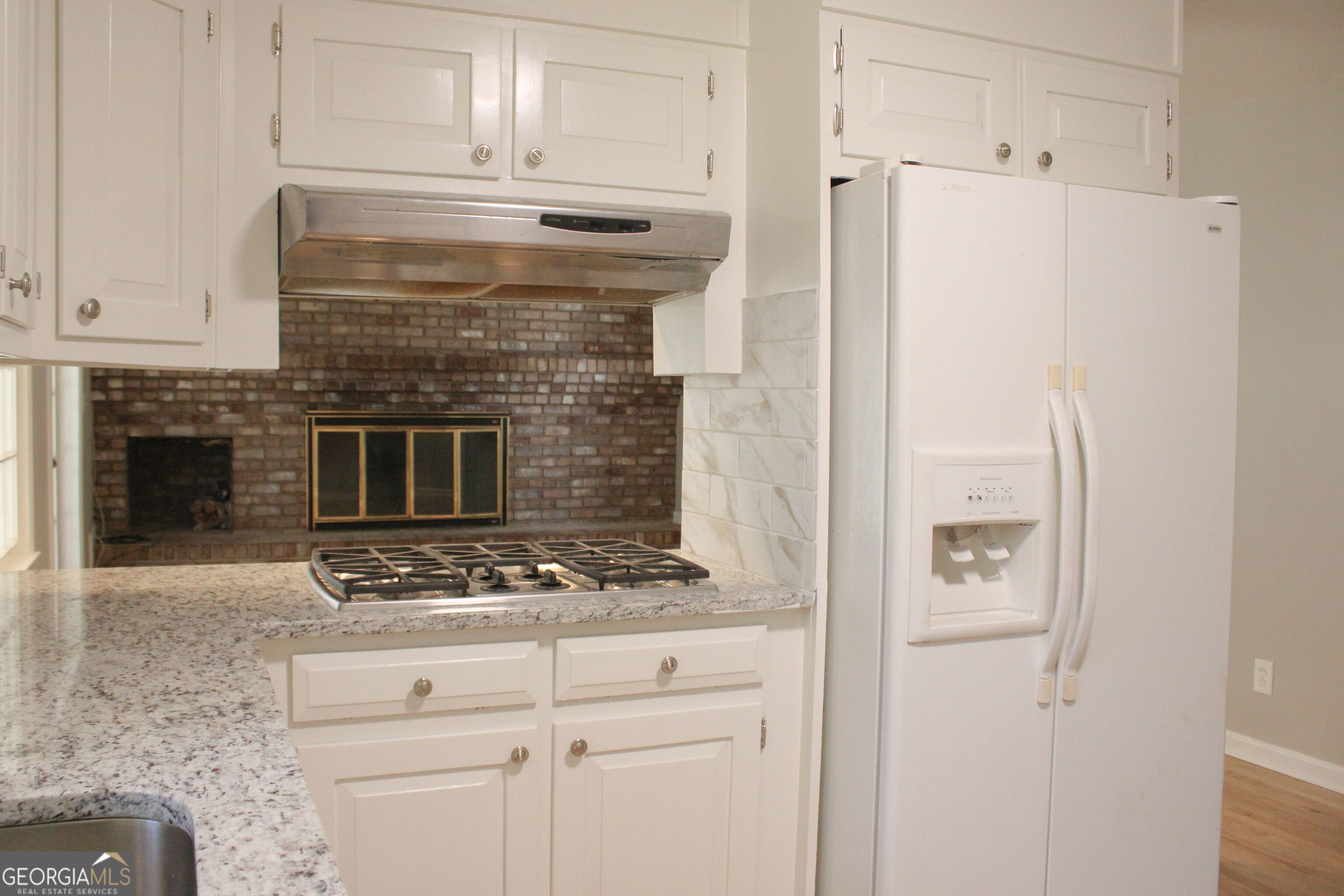1680 Huntington Drive Property Photo 10