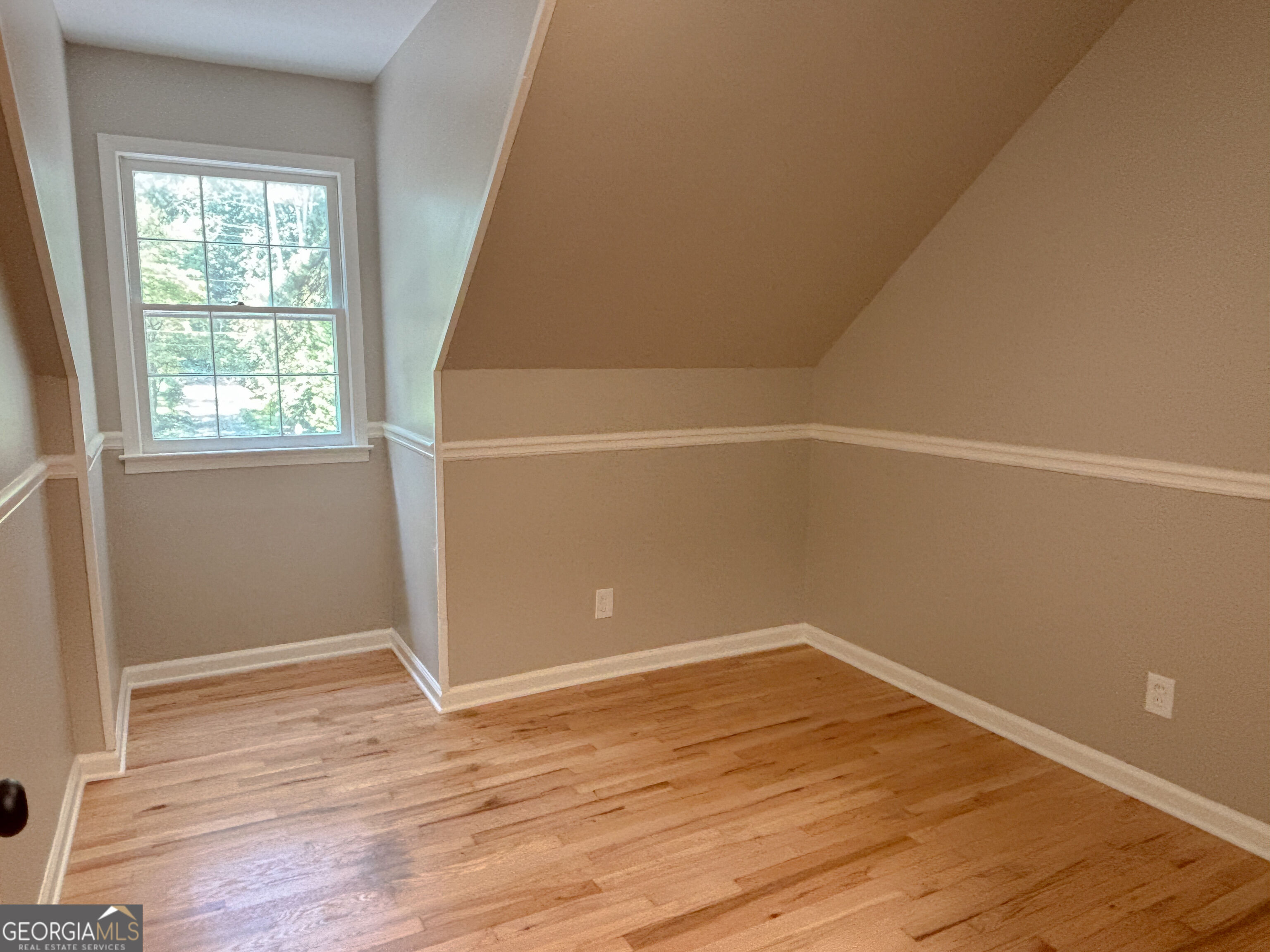 1680 Huntington Drive Property Photo 16
