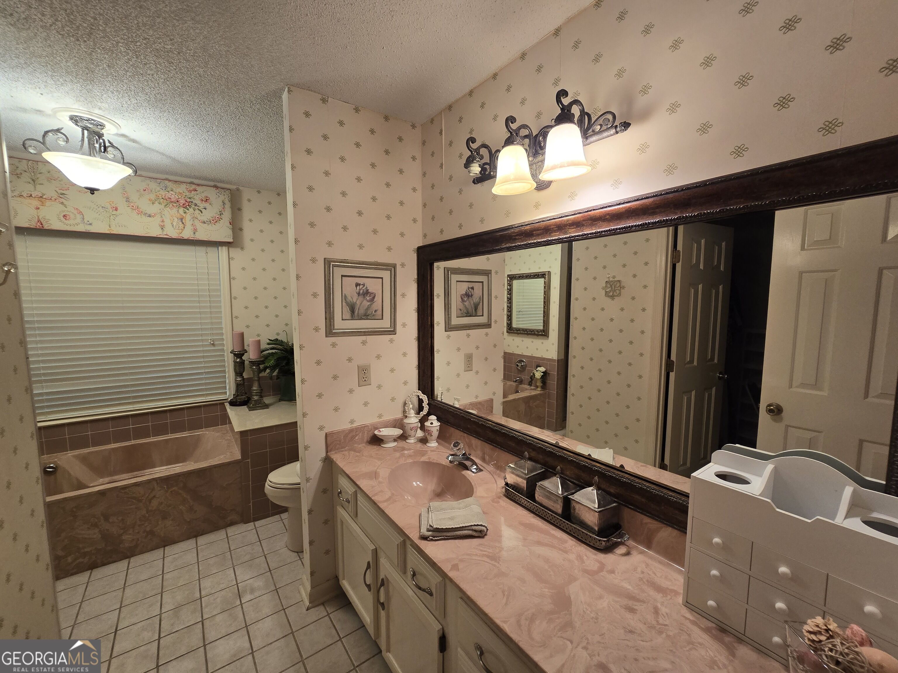 206 Echo Lane Property Photo 11