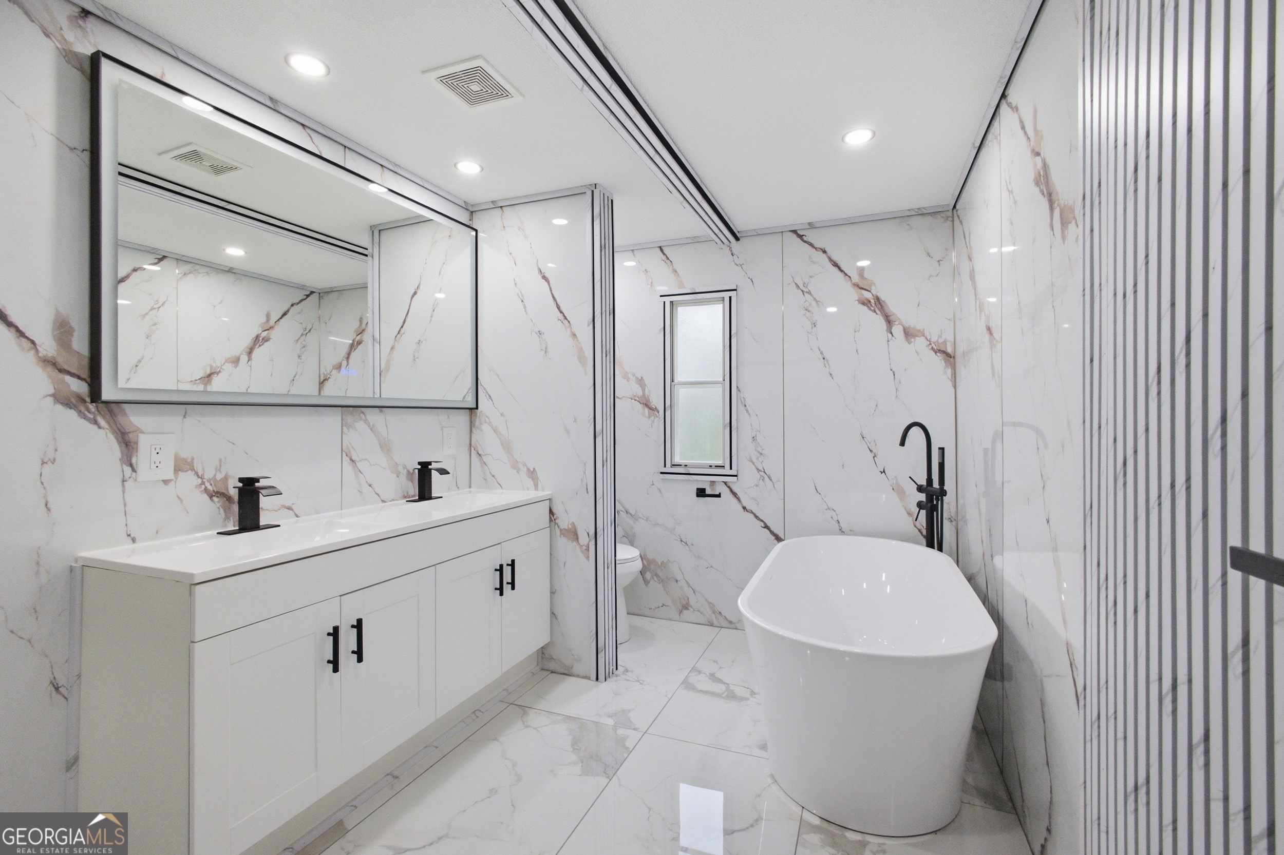 450 Snowy River Place Property Photo 4