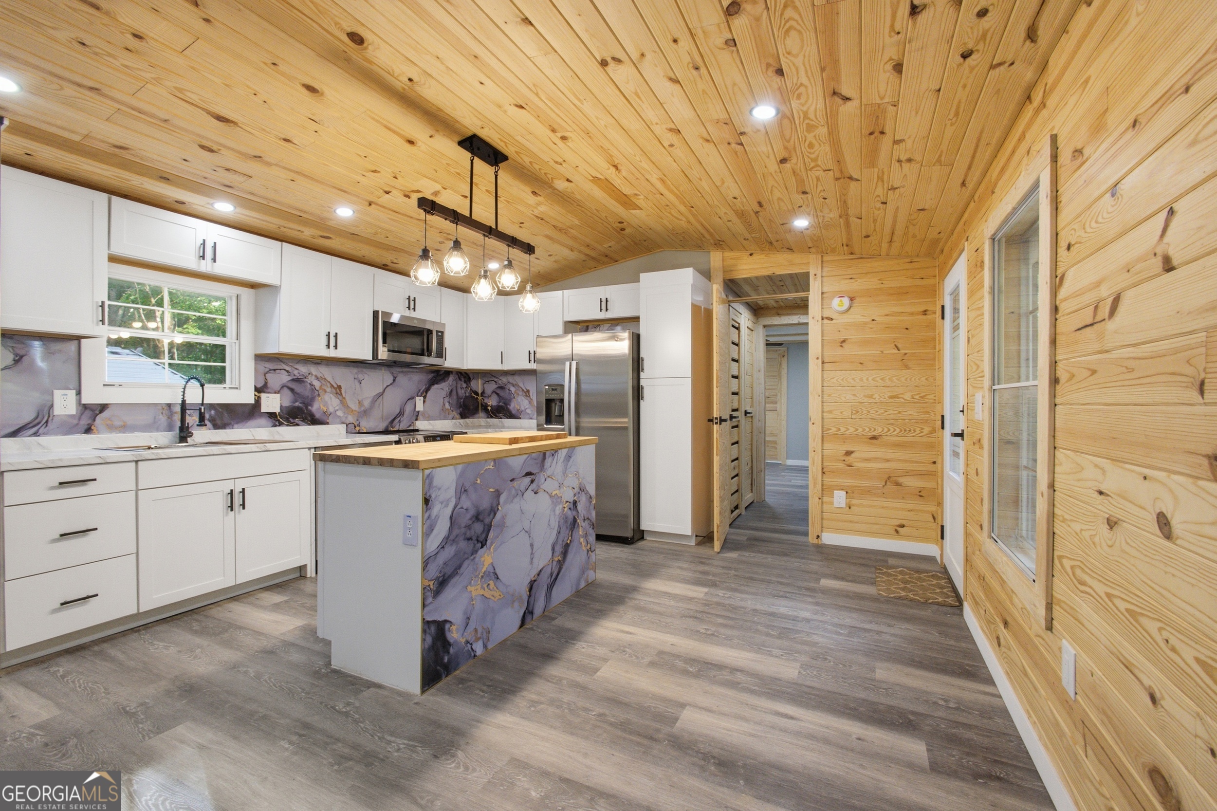 450 Snowy River Place Property Photo 6