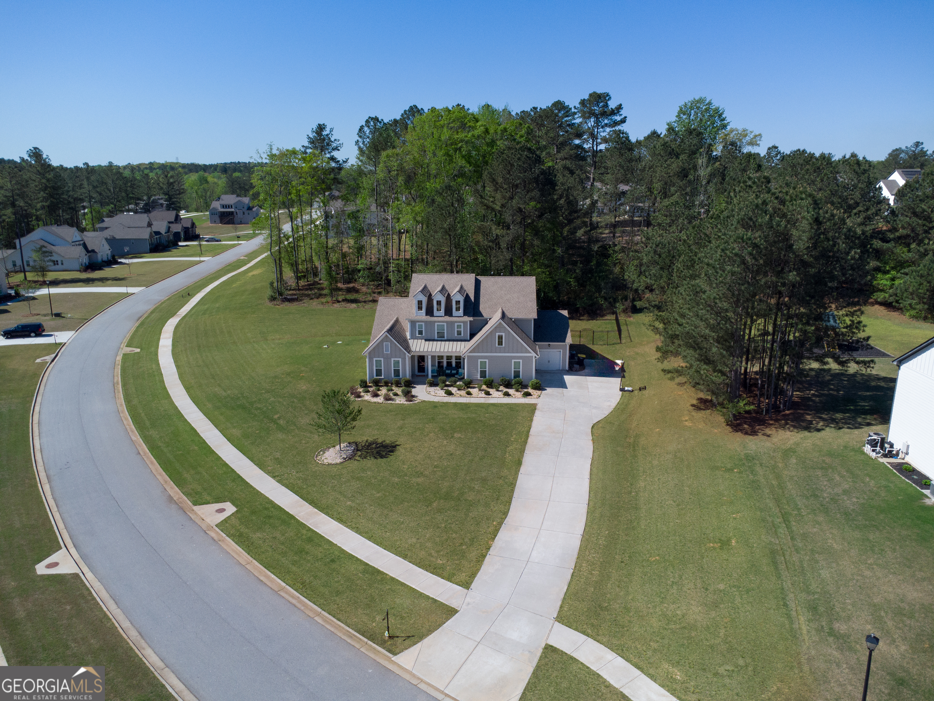 660 Genesee Point Property Photo 2